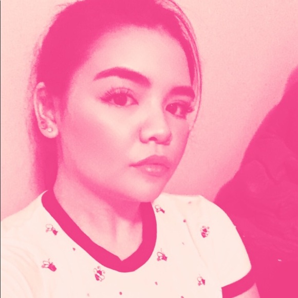 Meet your Posher, Cynthia - Picture 1 of 1